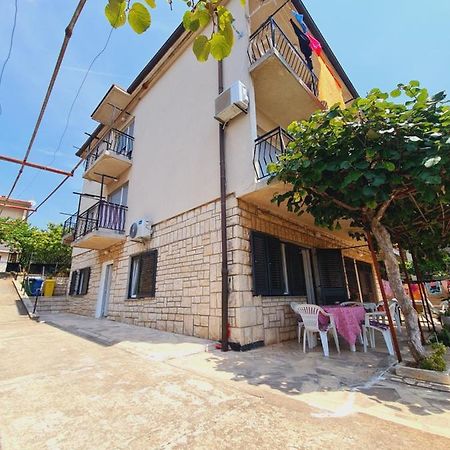 Apartments Viktorija Пула Экстерьер фото