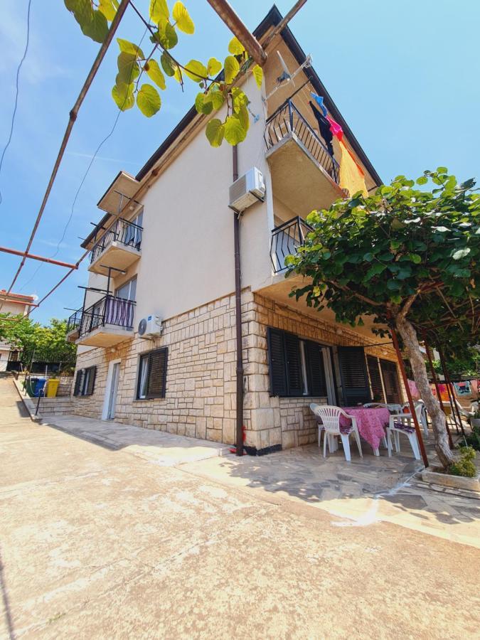 Apartments Viktorija Пула Экстерьер фото